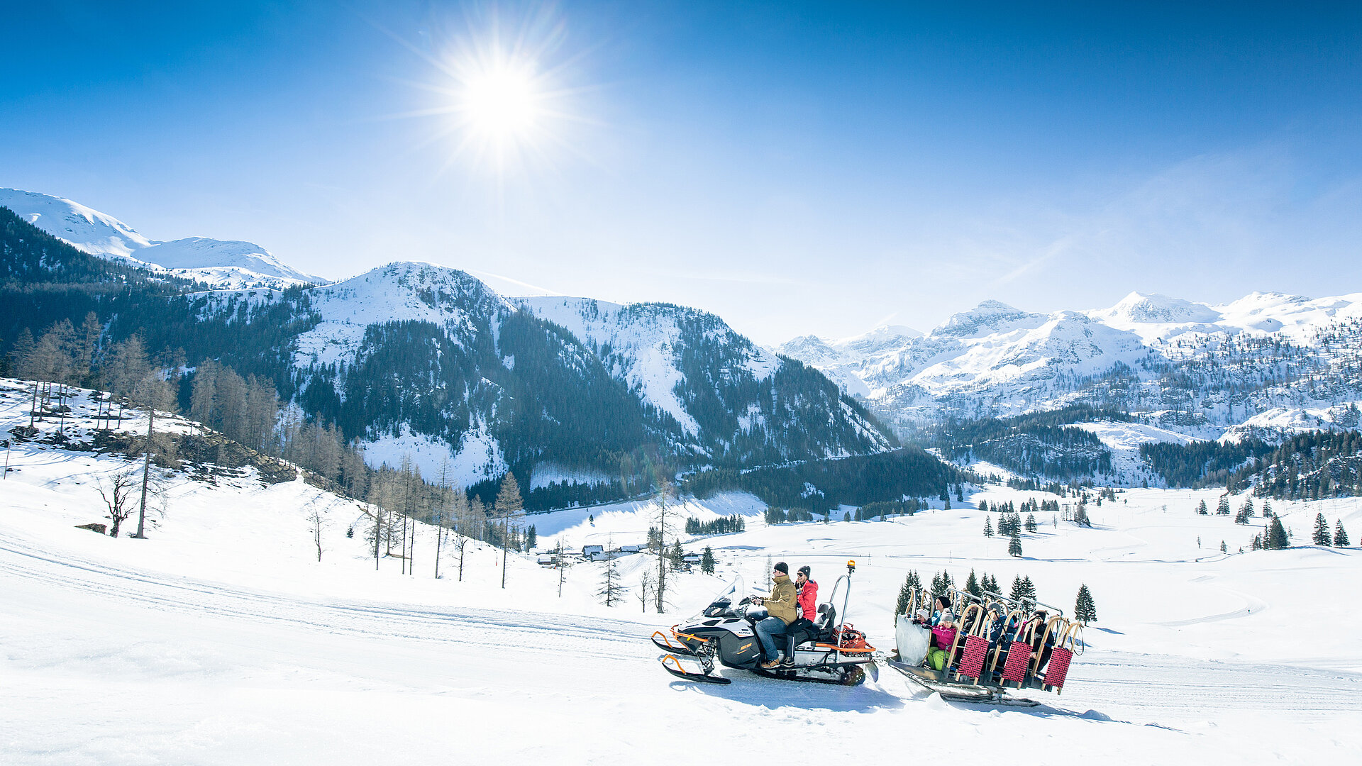 Ein Shuttle der die Rodeln auf die Alm bringt