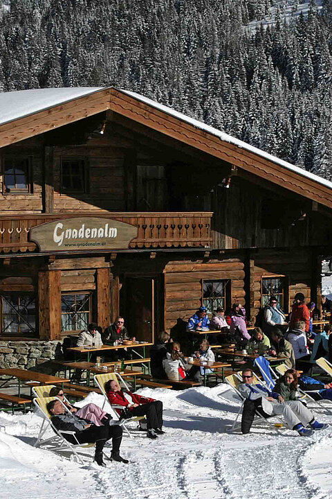Die Gnadenalm in winterlicher Landschaft
